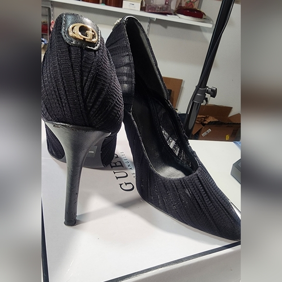 GUESS Gabby Black Mesh Tulle Ruched Pleated Pointed Toe Stiletto Pumps. 6.1/2 - Picture 13 of 14